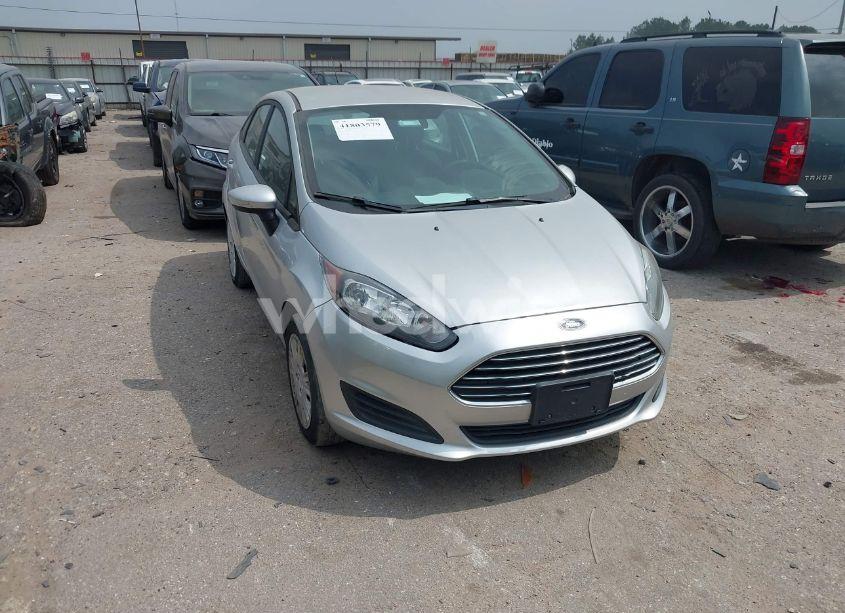 2016 Ford Fiesta S (VIN 3FADP4AJ4GM150329) main photo