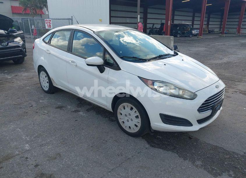 2017 Ford Fiesta S (VIN 3FADP4AJ4HM134617) main photo