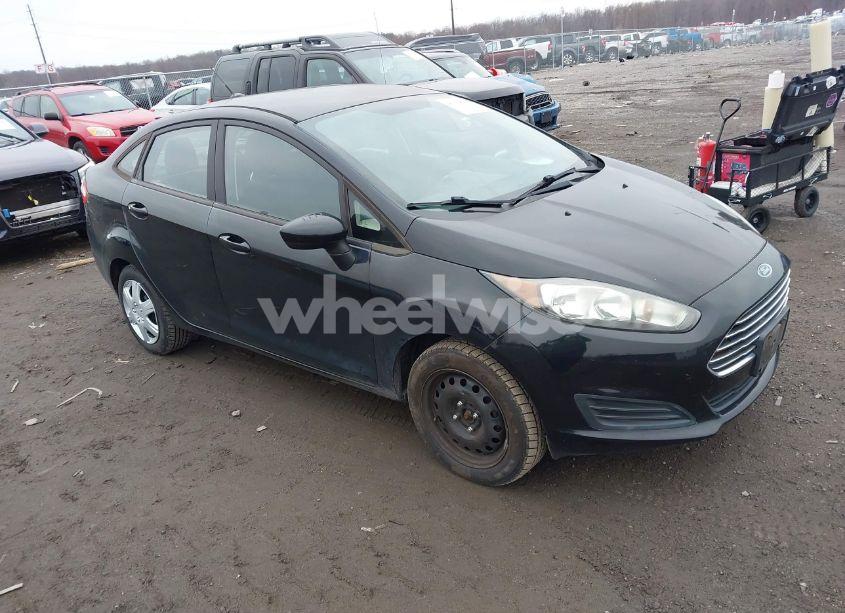 2016 Ford Fiesta S (VIN 3FADP4AJ5GM156348) main photo