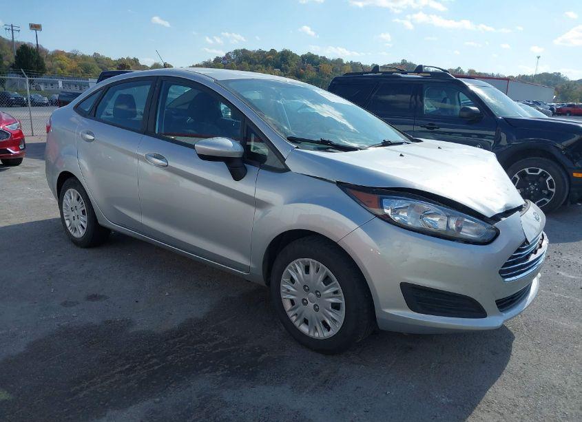 2017 Ford Fiesta S (VIN 3FADP4AJ5HM159042) main photo