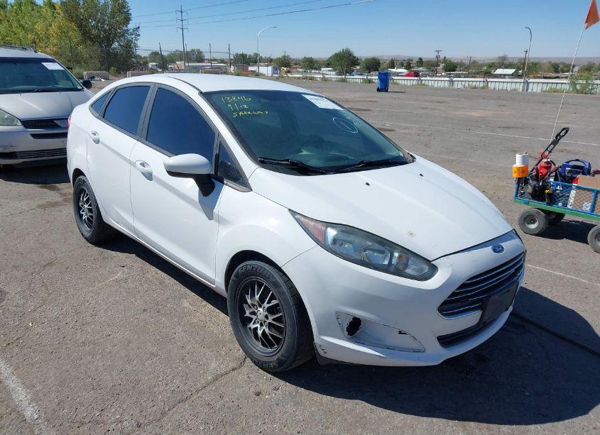 2019 Ford Fiesta S (VIN 3FADP4AJ5KM141146) main photo