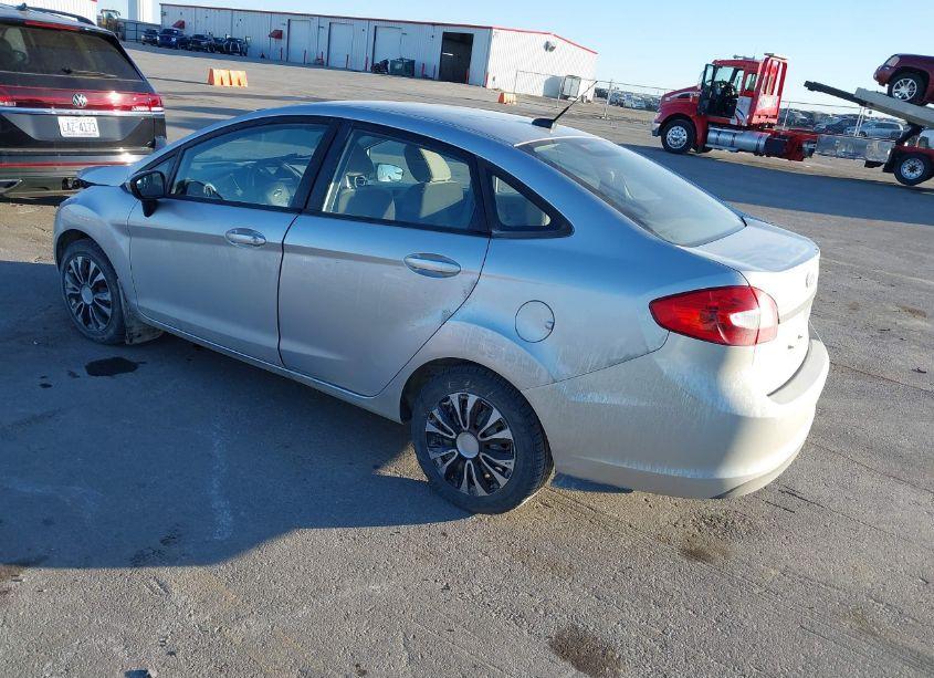 Photo 3 of 2013 Ford Fiesta S (VIN 3FADP4AJ6DM200403)