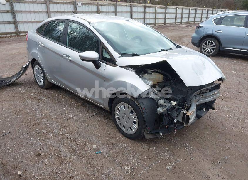 2015 Ford Fiesta S (VIN 3FADP4AJ7FM139372) main photo