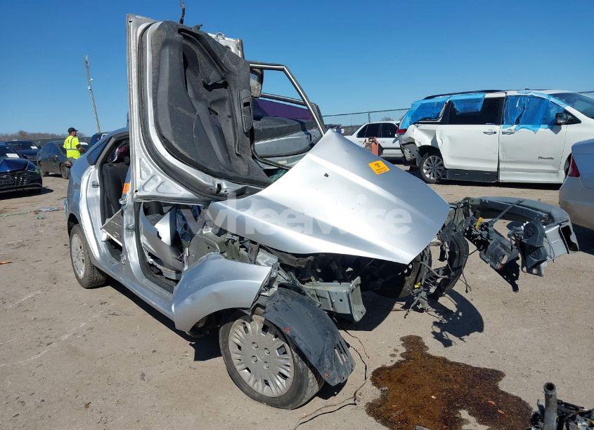 2015 Ford Fiesta S (VIN 3FADP4AJ7FM158536) main photo