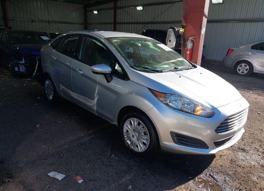 2019 Ford Fiesta S (VIN 3FADP4AJ7KM164847) main photo