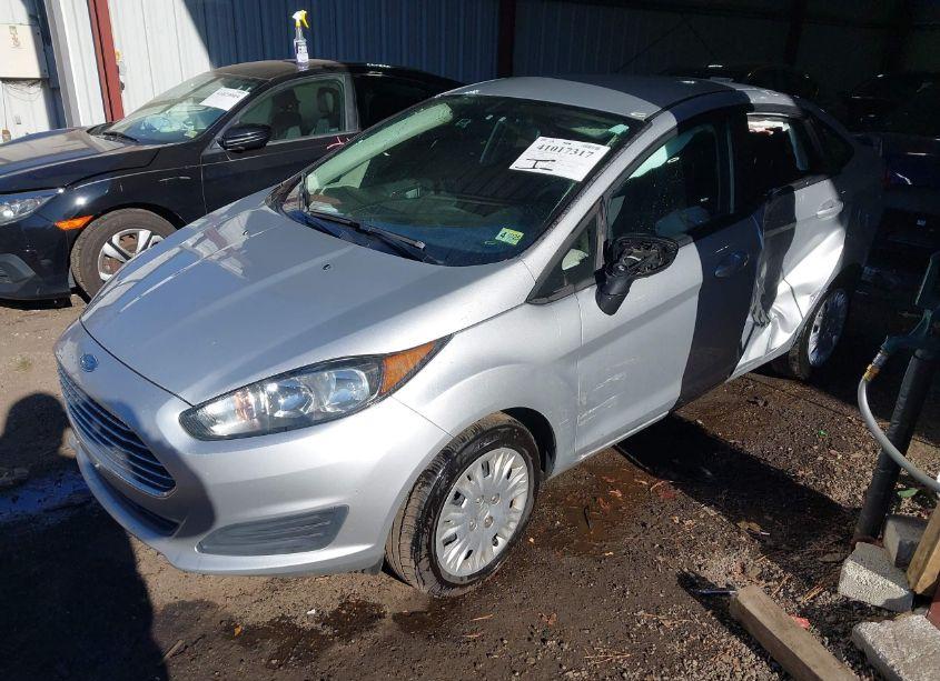 Photo 2 of 2019 Ford Fiesta S (VIN 3FADP4AJ7KM164847)