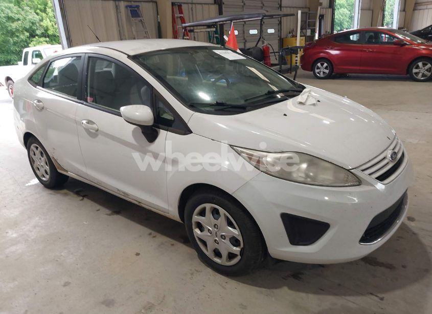 2011 Ford Fiesta S (VIN 3FADP4AJ8BM170415) main photo