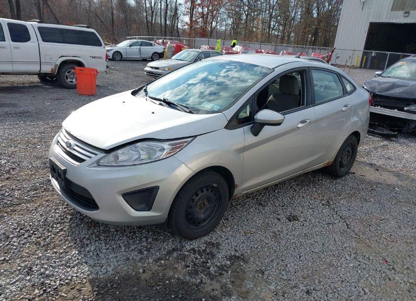 Photo 2 of 2013 Ford Fiesta S (VIN 3FADP4AJ8DM155707)