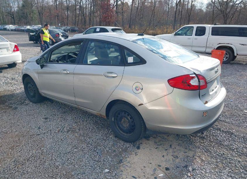 Photo 3 of 2013 Ford Fiesta S (VIN 3FADP4AJ8DM155707)