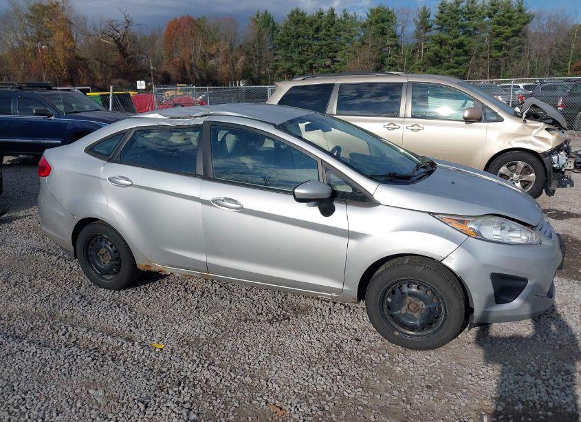 Photo 6 of 2013 Ford Fiesta S (VIN 3FADP4AJ8DM155707)