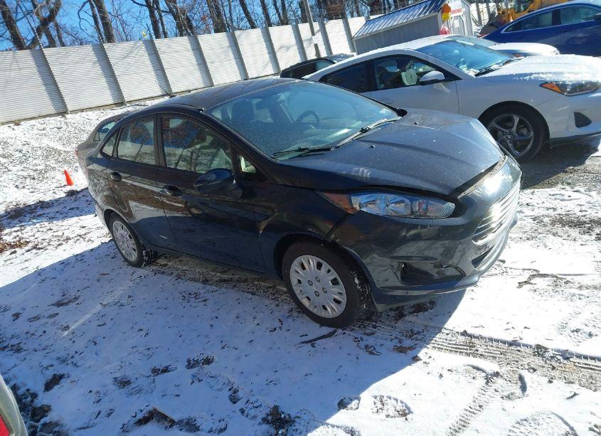 2014 Ford Fiesta S (VIN 3FADP4AJ8EM216328) main photo