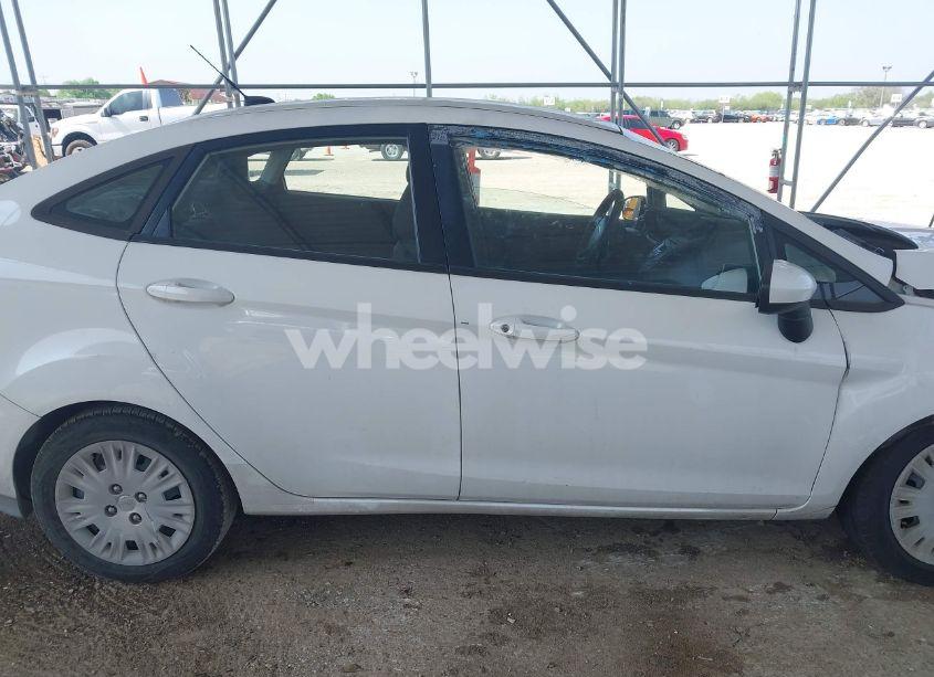 Photo 13 of 2014 Ford Fiesta S (VIN 3FADP4AJ9EM163218)
