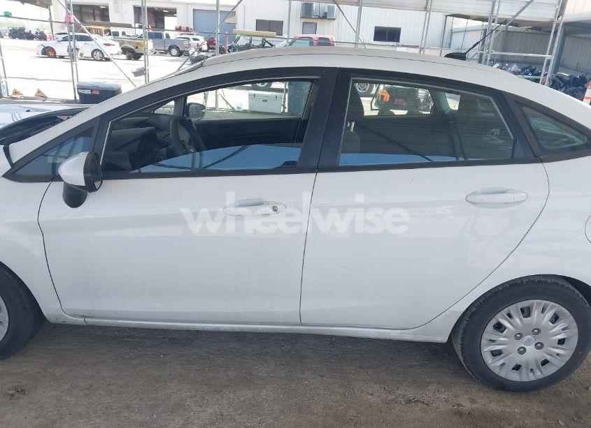 Photo 14 of 2014 Ford Fiesta S (VIN 3FADP4AJ9EM163218)