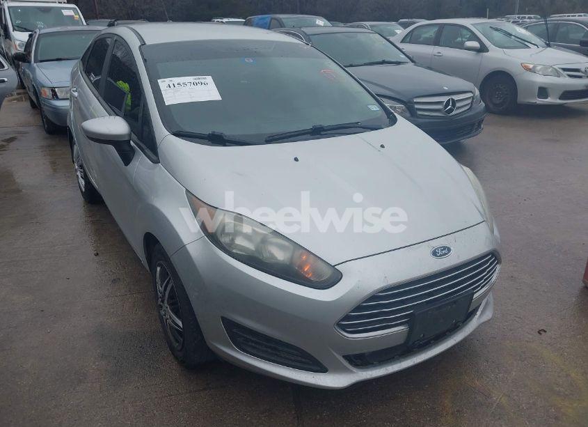 2017 Ford Fiesta S (VIN 3FADP4AJ9HM158279) main photo