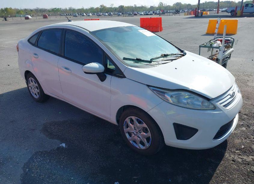 2011 Ford Fiesta S (VIN 3FADP4AJXBM162381) main photo