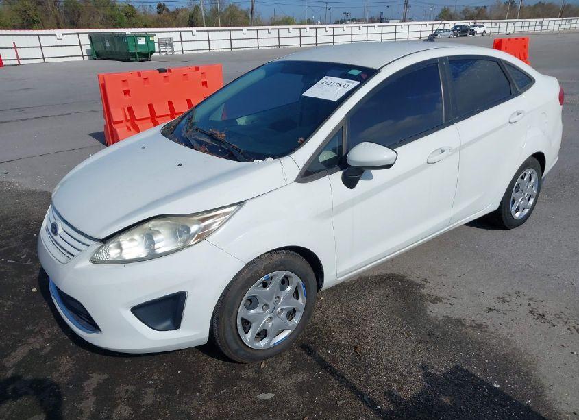 Photo 2 of 2011 Ford Fiesta S (VIN 3FADP4AJXBM162381)