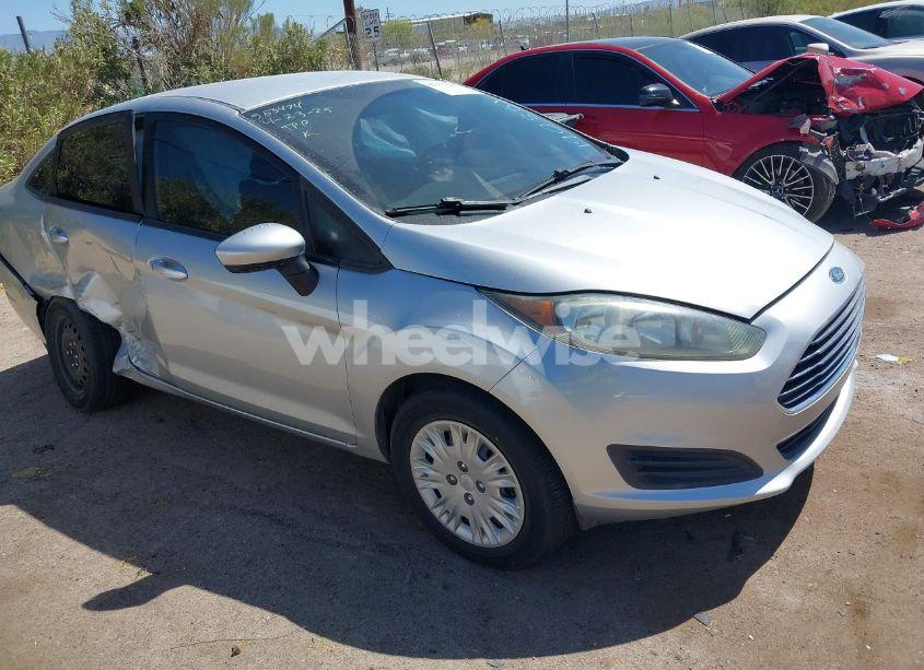 2015 Ford Fiesta S (VIN 3FADP4AJXFM190851) main photo