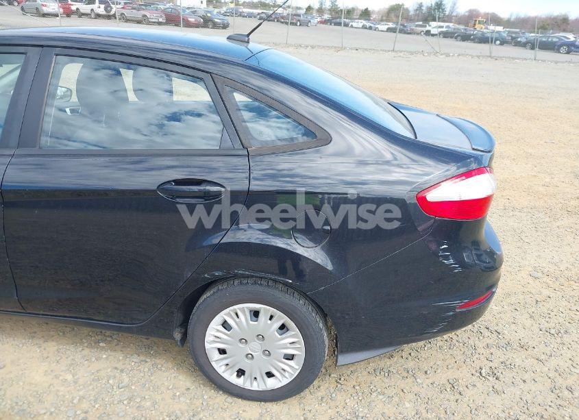 Photo 6 of 2015 Ford Fiesta SE (VIN 3FADP4BE3FM138284)