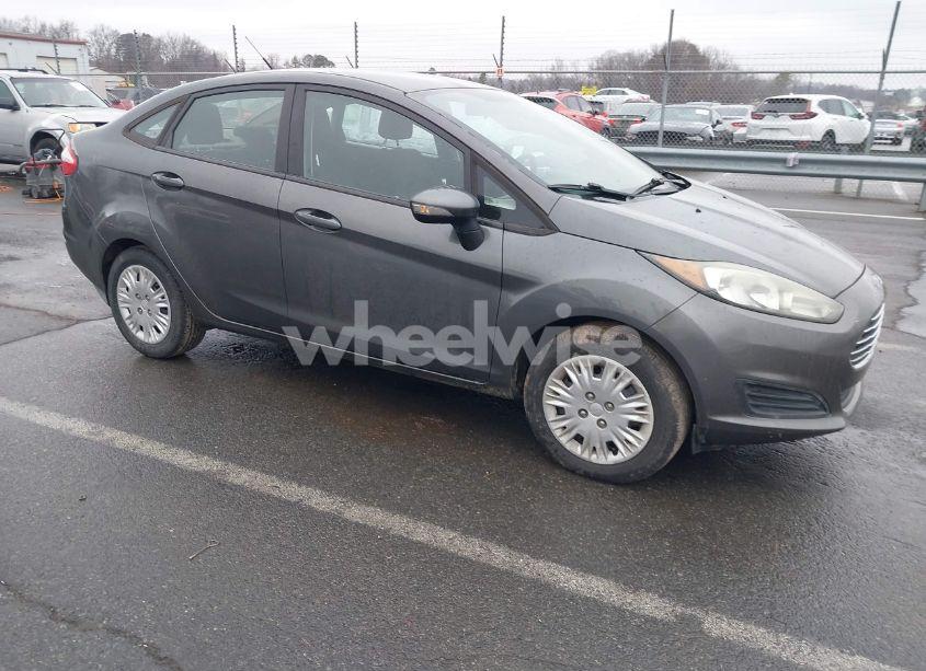 2016 Ford Fiesta SE (VIN 3FADP4BE7GM103359) main photo