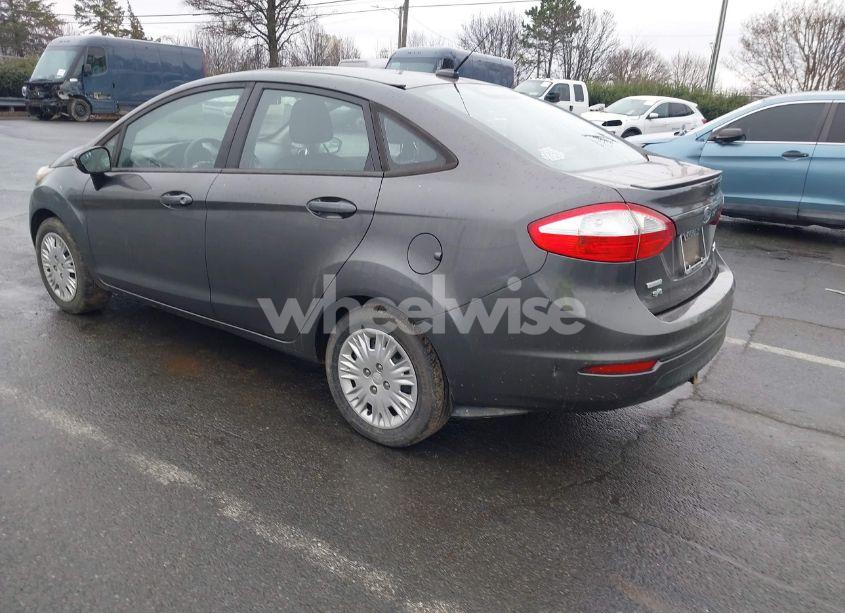 Photo 3 of 2016 Ford Fiesta SE (VIN 3FADP4BE7GM103359)