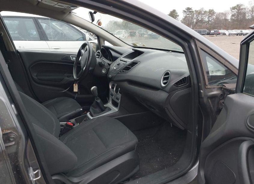 Photo 5 of 2014 Ford Fiesta SE (VIN 3FADP4BE8EM232403)