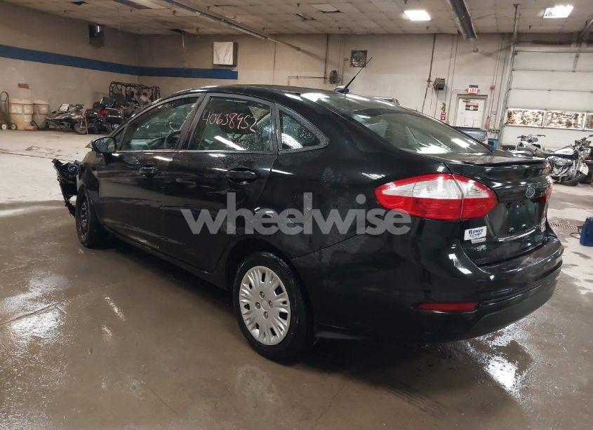 Photo 3 of 2015 Ford Fiesta SE (VIN 3FADP4BE9FM170866)