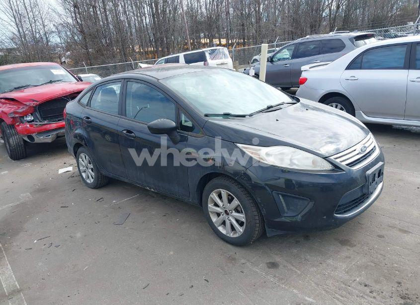 2011 Ford Fiesta SE (VIN 3FADP4BJ0BM132112) main photo