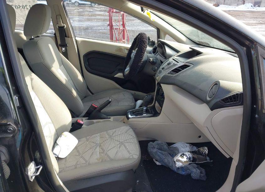 Photo 5 of 2011 Ford Fiesta SE (VIN 3FADP4BJ0BM211991)