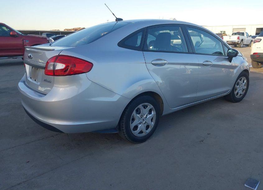 Photo 4 of 2011 Ford Fiesta SE (VIN 3FADP4BJ0BM240875)