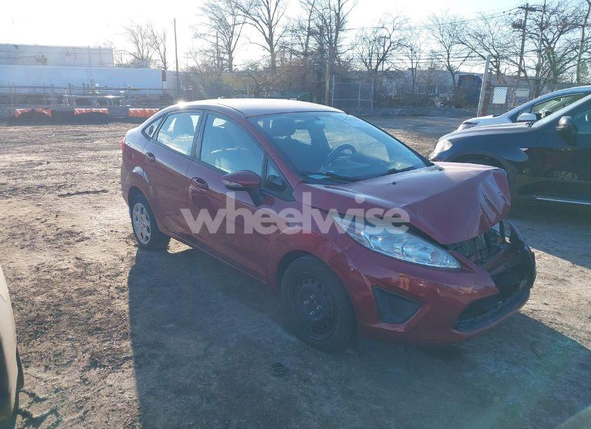 2013 Ford Fiesta SE (VIN 3FADP4BJ0DM152508) main photo