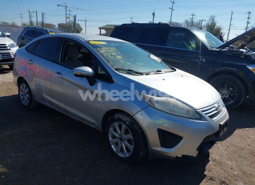 2013 Ford Fiesta SE (VIN 3FADP4BJ0DM204414) main photo