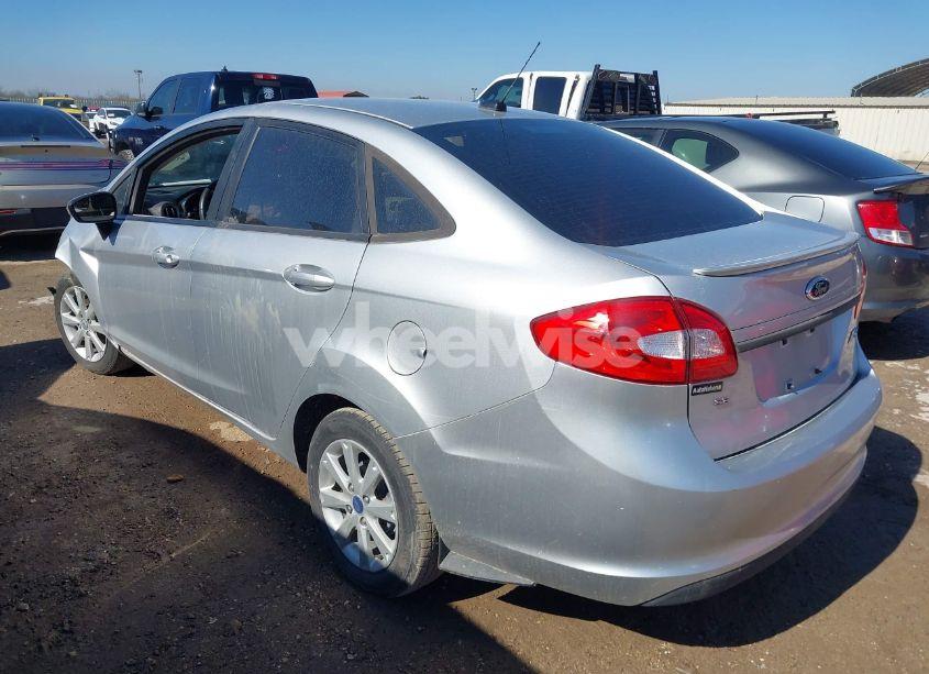 Photo 3 of 2013 Ford Fiesta SE (VIN 3FADP4BJ0DM204414)