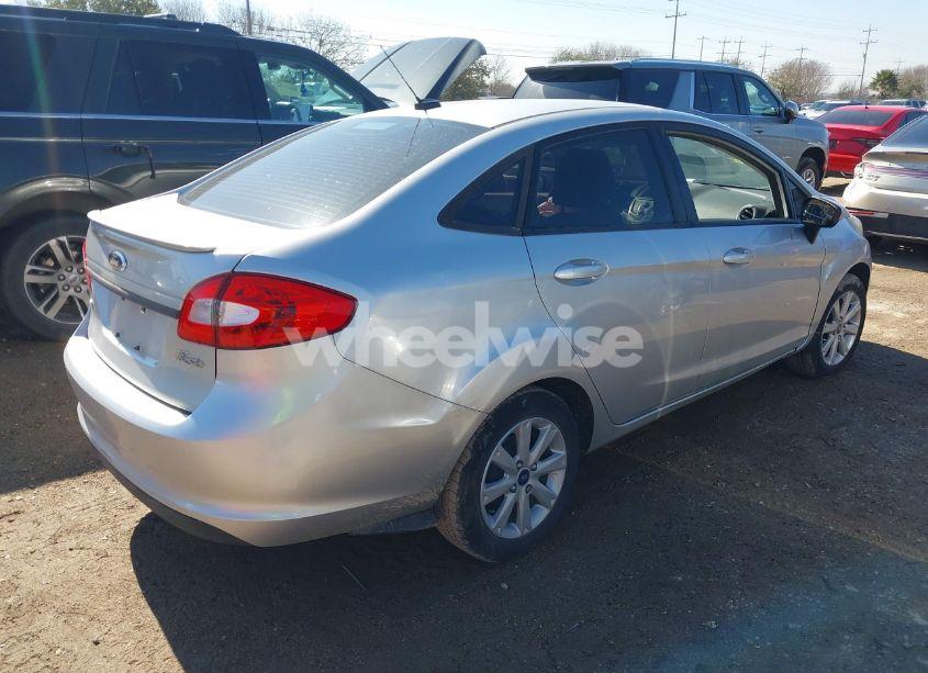 Photo 4 of 2013 Ford Fiesta SE (VIN 3FADP4BJ0DM204414)