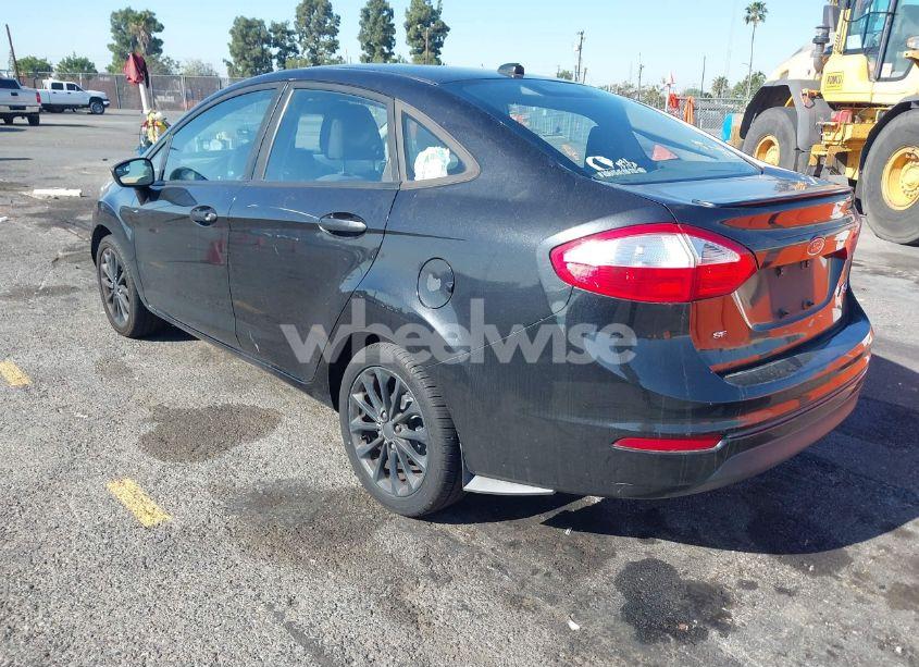 Photo 3 of 2014 Ford Fiesta SE (VIN 3FADP4BJ0EM174526)