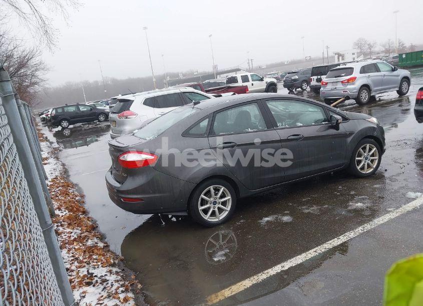 Photo 4 of 2015 Ford Fiesta SE (VIN 3FADP4BJ0FM170901)