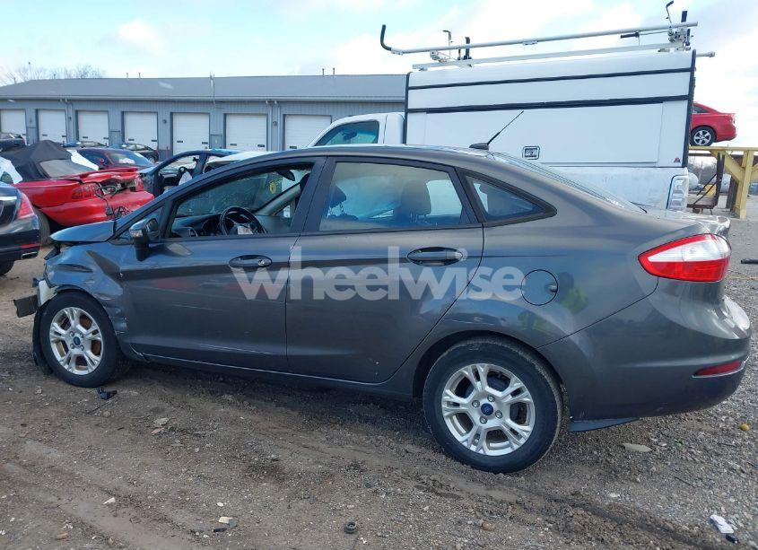 Photo 13 of 2015 Ford Fiesta SE (VIN 3FADP4BJ0FM210779)