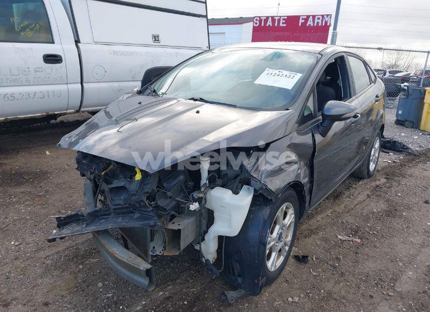 Photo 2 of 2015 Ford Fiesta SE (VIN 3FADP4BJ0FM210779)