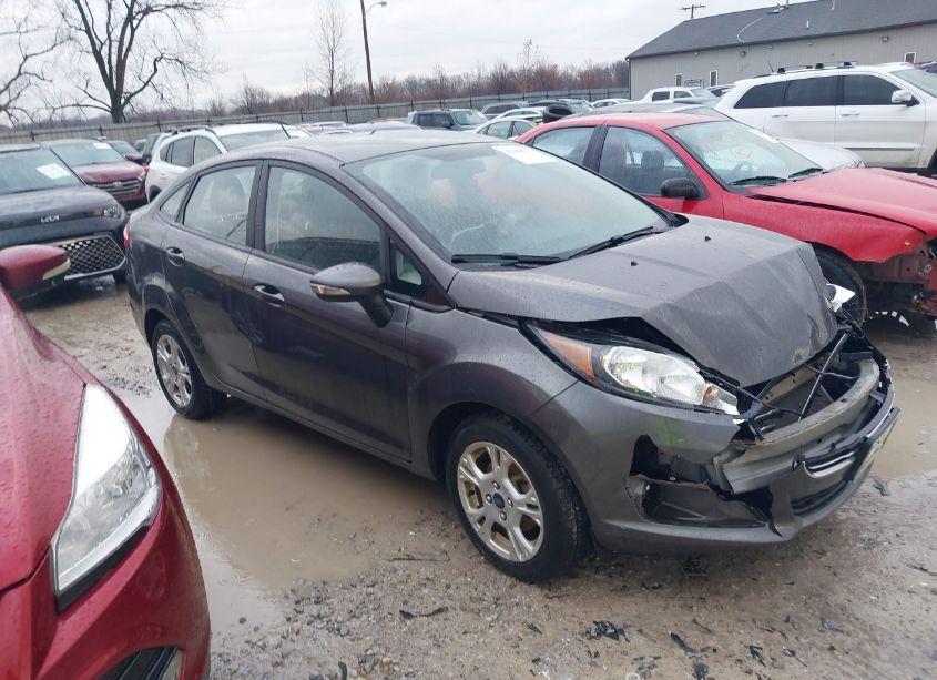 2016 Ford Fiesta SE (VIN 3FADP4BJ0GM162380) main photo