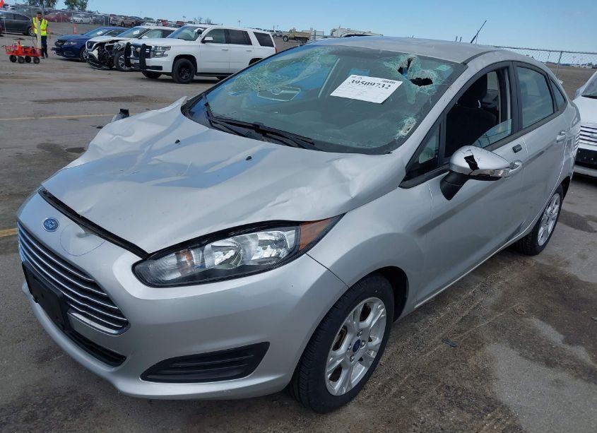Photo 2 of 2016 Ford Fiesta SE (VIN 3FADP4BJ0GM174240)