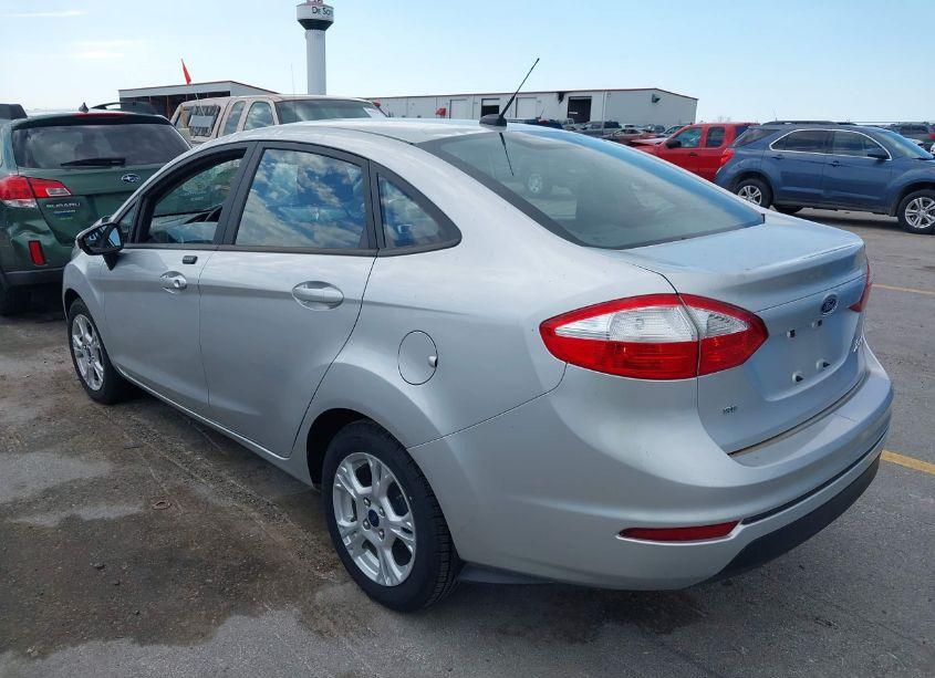 Photo 3 of 2016 Ford Fiesta SE (VIN 3FADP4BJ0GM174240)