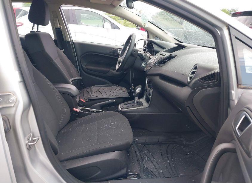 Photo 5 of 2016 Ford Fiesta SE (VIN 3FADP4BJ0GM174240)