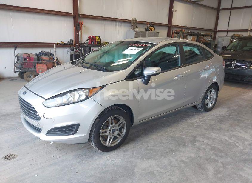 Photo 2 of 2017 Ford Fiesta SE (VIN 3FADP4BJ0HM158525)