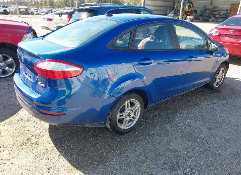 Photo 4 of 2019 Ford Fiesta SE (VIN 3FADP4BJ0KM116847)