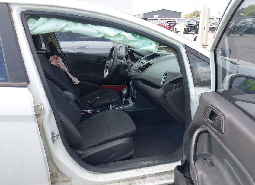 Photo 5 of 2019 Ford Fiesta SE (VIN 3FADP4BJ0KM139755)