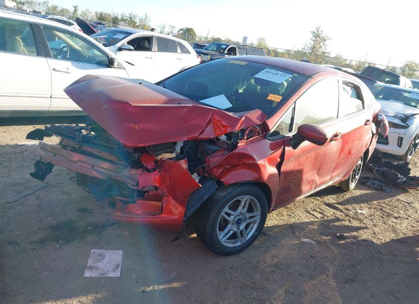 Photo 2 of 2019 Ford Fiesta SE (VIN 3FADP4BJ0KM157902)