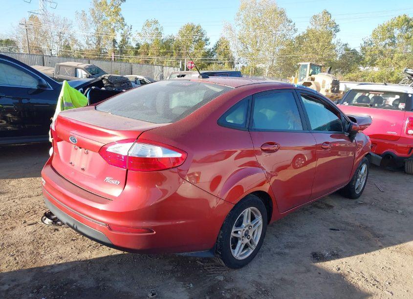 Photo 4 of 2019 Ford Fiesta SE (VIN 3FADP4BJ0KM157902)