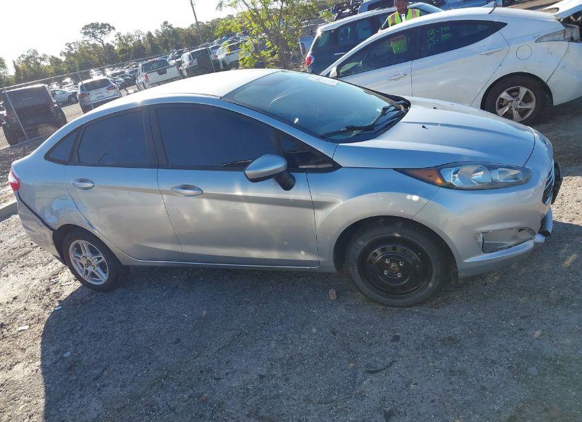 Photo 13 of 2019 Ford Fiesta SE (VIN 3FADP4BJ0KM161030)