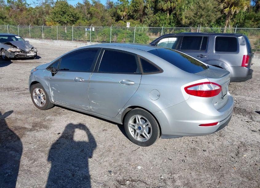 Photo 3 of 2019 Ford Fiesta SE (VIN 3FADP4BJ0KM161030)