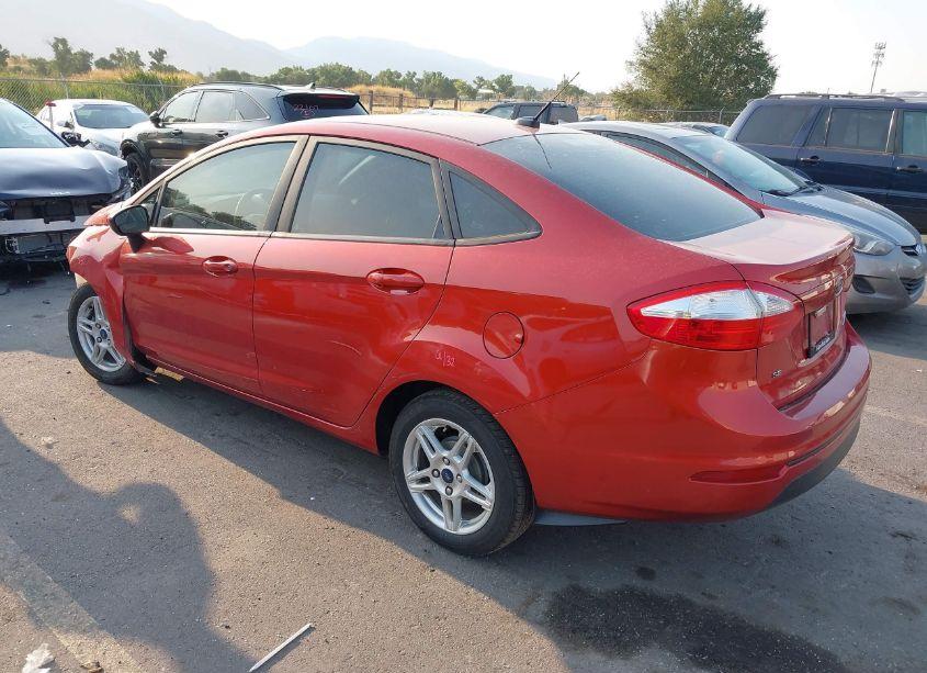 Photo 3 of 2019 Ford Fiesta SE (VIN 3FADP4BJ0KM163957)