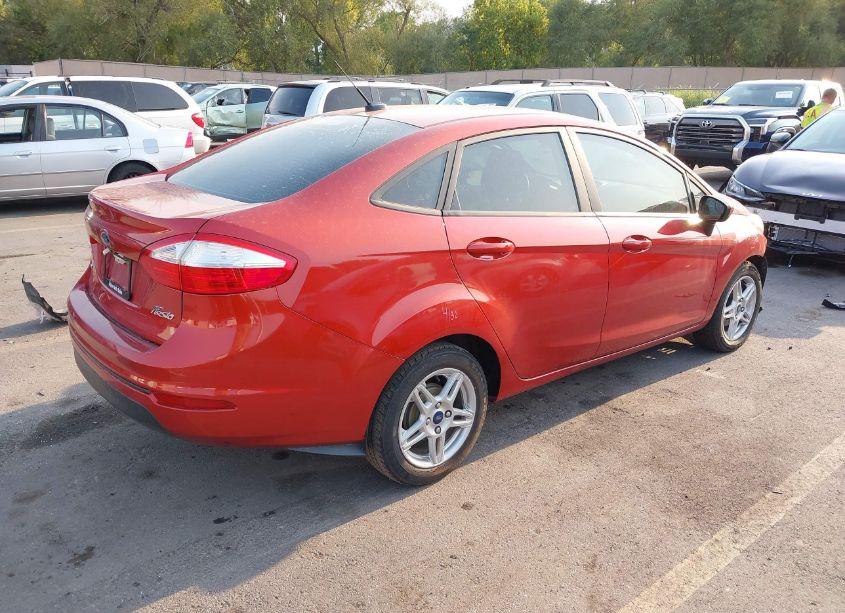 Photo 4 of 2019 Ford Fiesta SE (VIN 3FADP4BJ0KM163957)